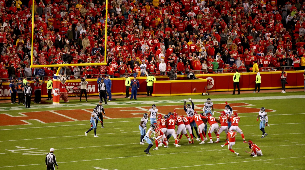 Clete Blakeman crew covers a field goal (Chiefs)